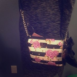 🌸Betsey Johnson Rose Crossbody